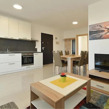 아파트 Amazing Apartment In Mandre With 2 Bedrooms *
