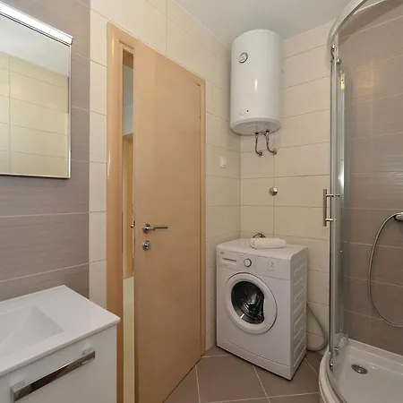 아파트 Amazing Apartment In Mandre With 2 Bedrooms 만드레