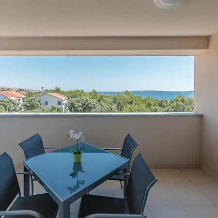 Two-Bedroom Apartment in Mandre * Mandre